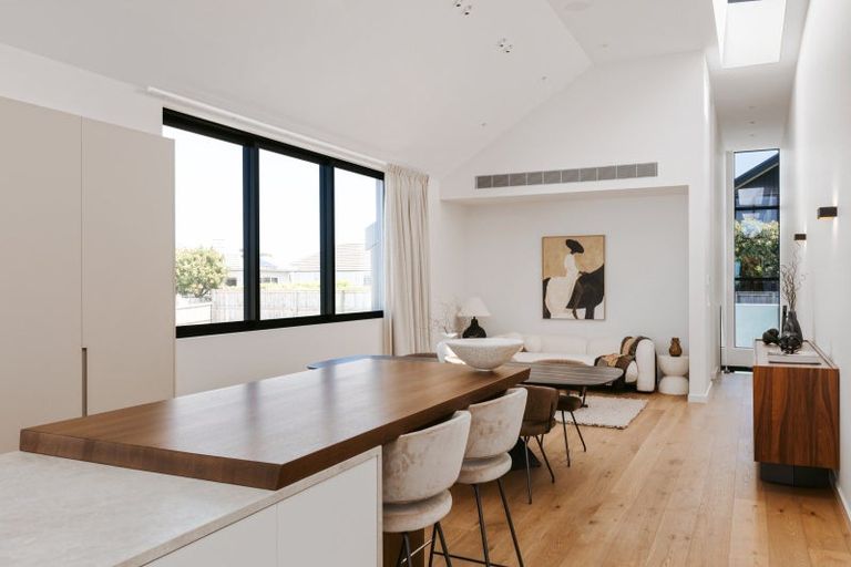 Photo of property in 124b Marine Parade, Mount Maunganui, 3116
