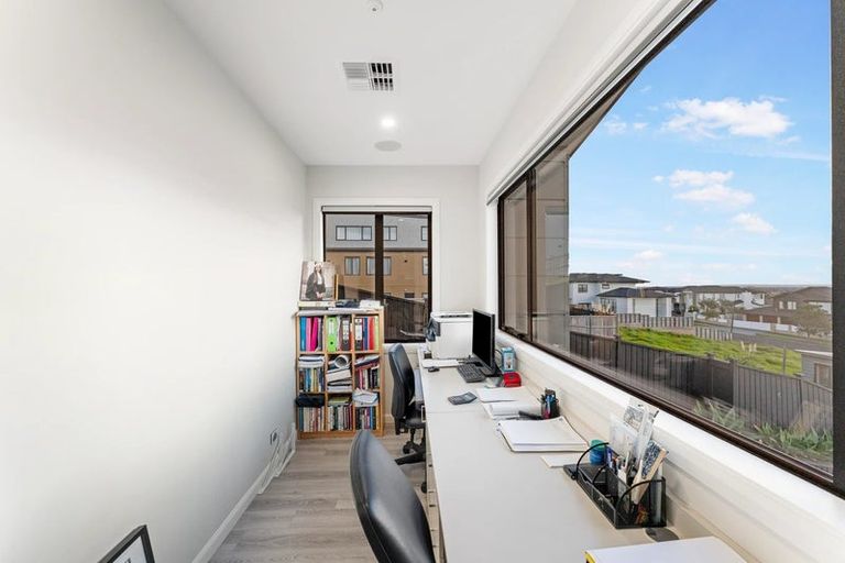 Photo of property in 13 Michael Richard Place, East Tamaki Heights, Auckland, 2016