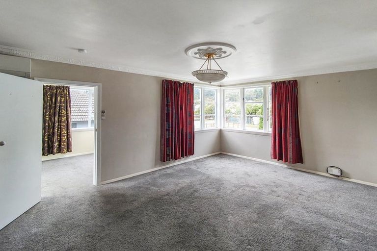 Photo of property in 115 Judd Crescent, Naenae, Lower Hutt, 5011