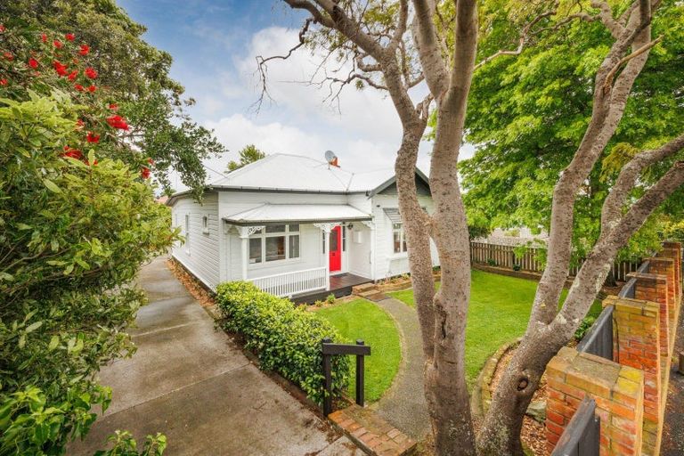 Photo of property in 294 Grey Street, Palmerston North, 4414