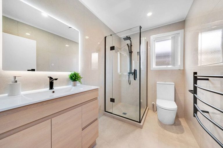 Photo of property in 37 Hokianga Street, Mangere East, Auckland, 2024