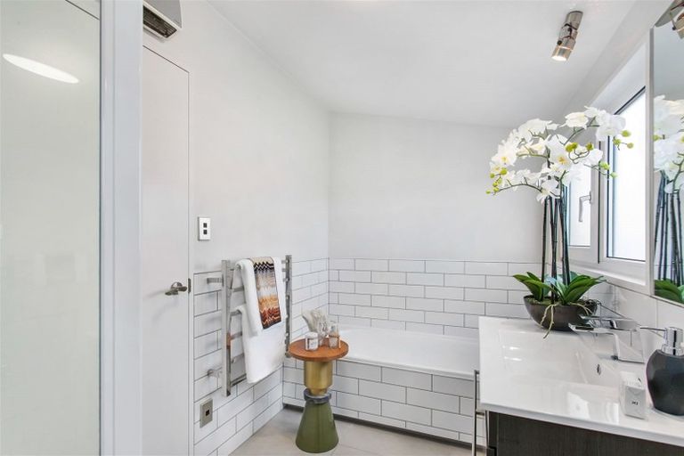 Photo of property in 402a Papanui Road, Papanui, Christchurch, 8053