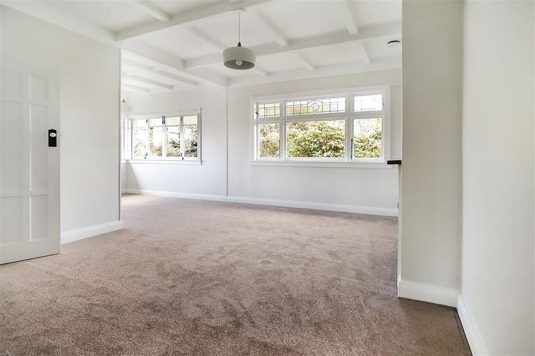 Photo of property in 16 Fruitvale Road, New Lynn, Auckland, 0600