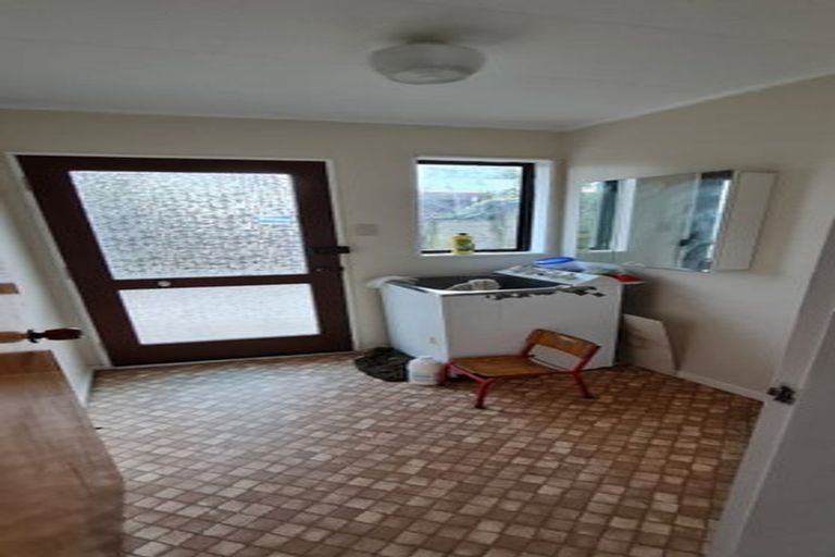 Photo of property in 61 Viewmont Drive, Harbour View, Lower Hutt, 5010