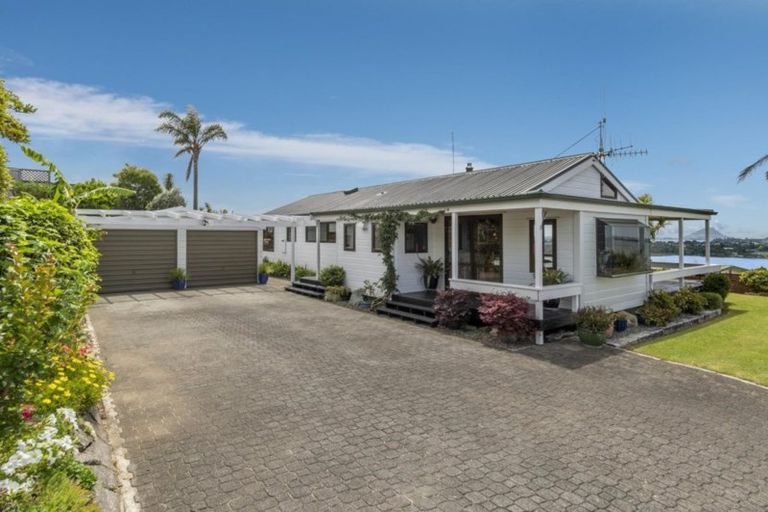 Photo of property in 11 Keam Way, Welcome Bay, Tauranga, 3112