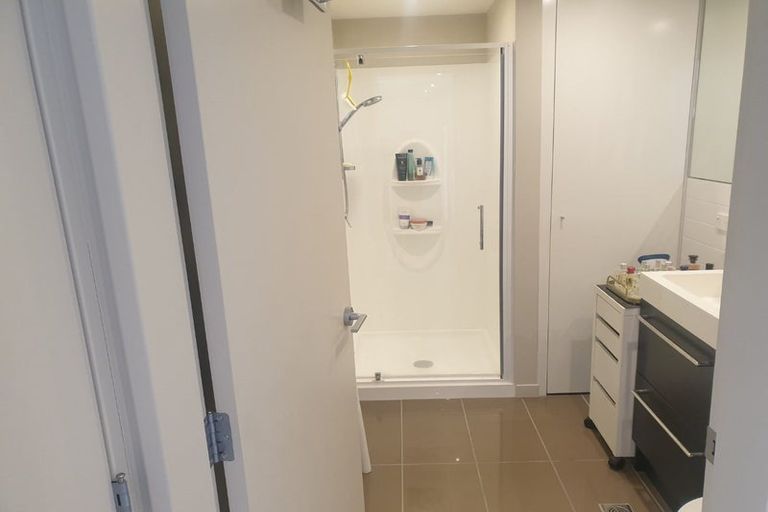 Photo of property in Nouvo Apartments, 5i/21 Rugby Street, Mount Cook, Wellington, 6021