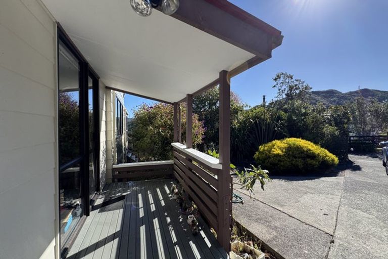 Photo of property in 56 Woodhouse Avenue, Karori, Wellington, 6012