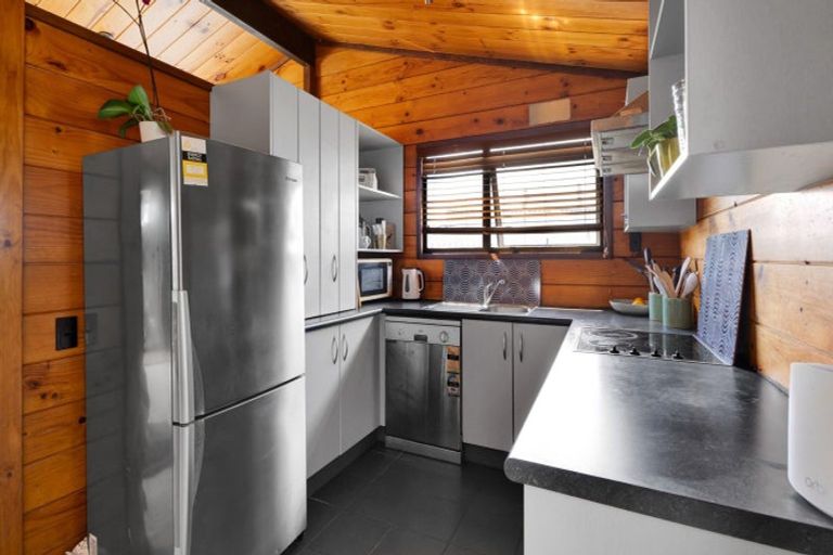 Photo of property in 17a Saint Ives Grove, Whalers Gate, New Plymouth, 4310