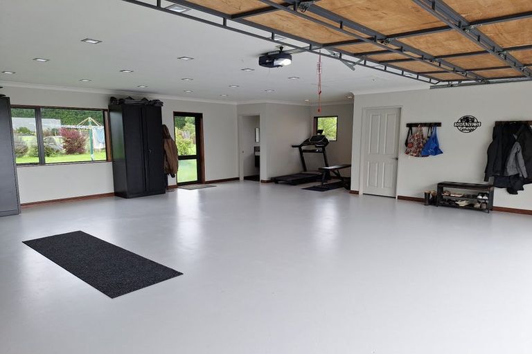 Photo of property in 94 Pohutukawa Drive, Levin, 5571