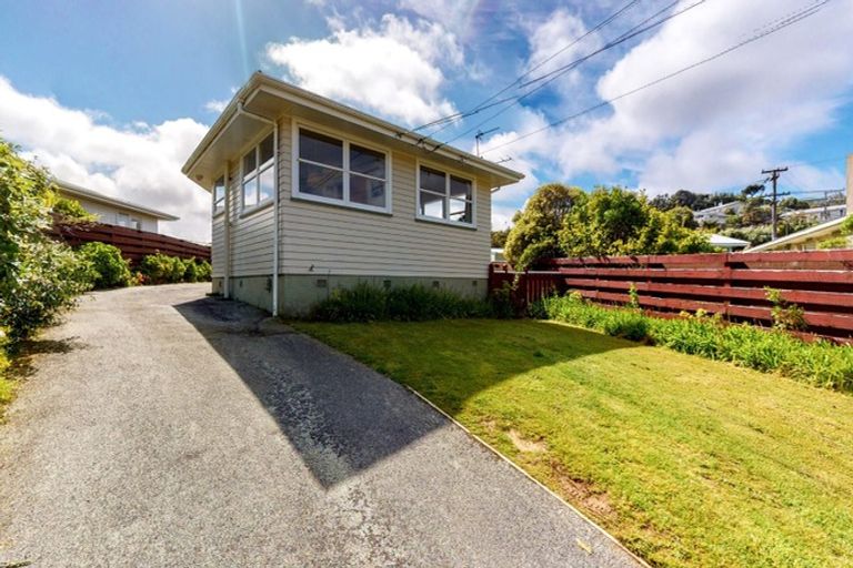 Photo of property in 4 Pauline Way, Paparangi, Wellington, 6037