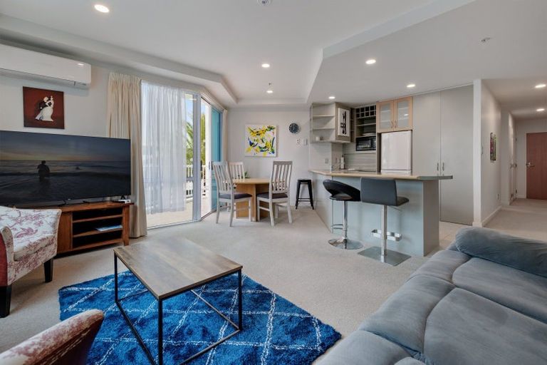 Photo of property in 10/12 Maunganui Road, Mount Maunganui, 3116