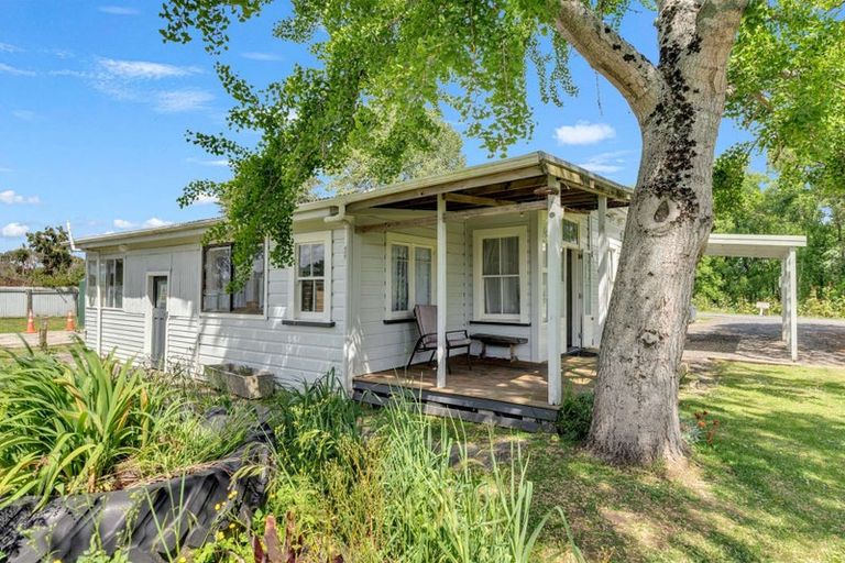 Photo of property in 14 Uawa Parade, Tolaga Bay, 4077