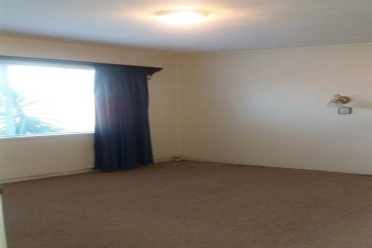 Photo of property in 1/101 Mcleod Road, Te Atatu South, Auckland, 0610