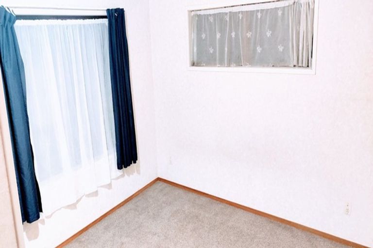 Photo of property in 41 Miltonia Avenue, Te Atatu South, Auckland, 0610