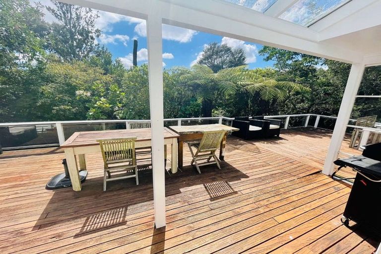 Photo of property in 163 Scenic Drive, Titirangi, Auckland, 0604