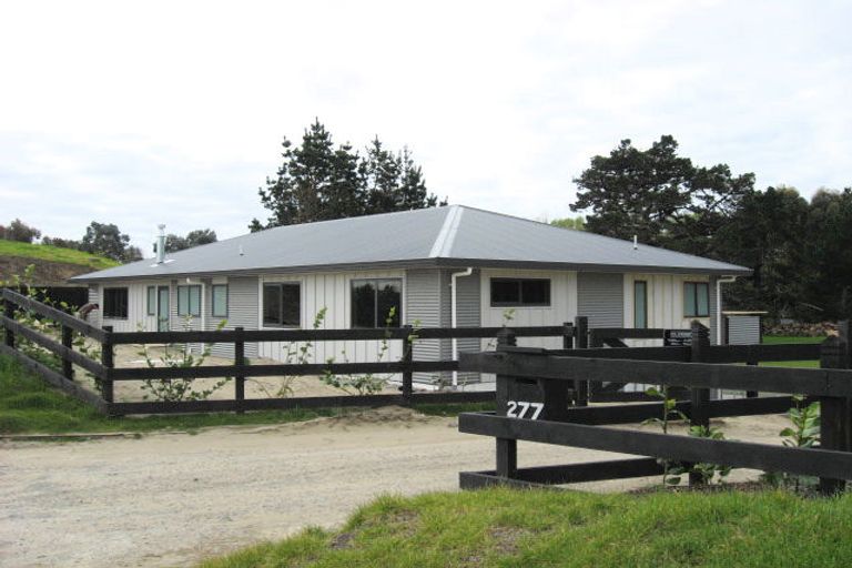 Photo of property in 277 Mazengarb Road, Paraparaumu, 5032