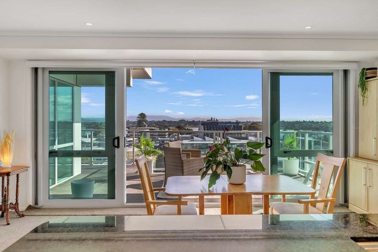 Photo of property in 12/72a Devonport Road, Tauranga, 3110