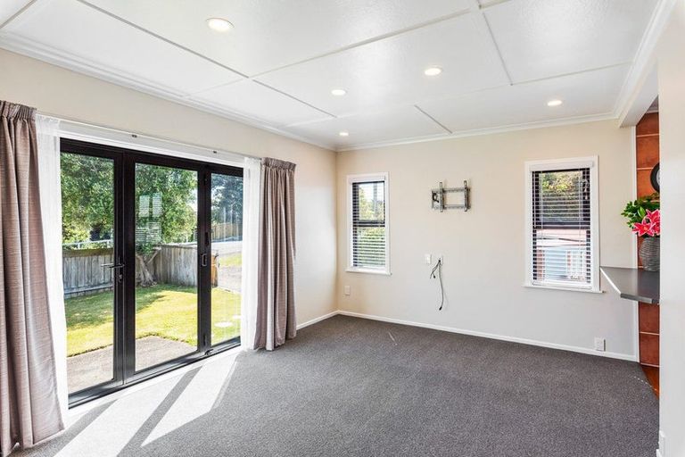 Photo of property in 33 Martin Road, Paraparaumu Beach, Paraparaumu, 5032