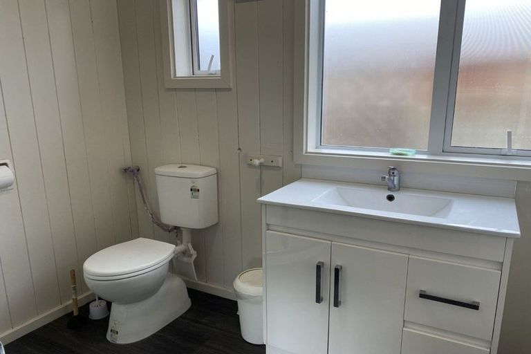 Photo of property in 16 Peer Street, Upper Riccarton, Christchurch, 8041