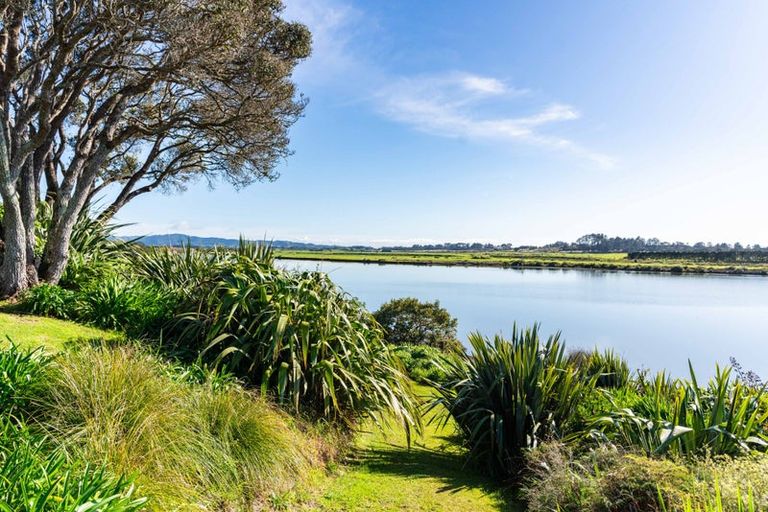 Photo of property in 16 Riverview Place, Waipu, 0582