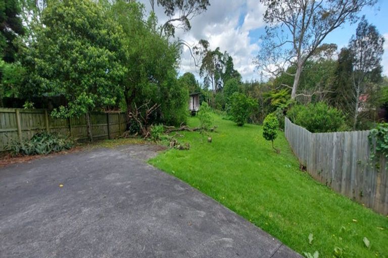 Photo of property in 12 Surat Place, Glen Eden, Auckland, 0602