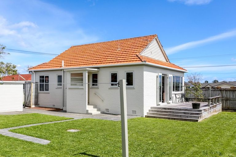 Photo of property in 141 Tukapa Street, Westown, New Plymouth, 4310