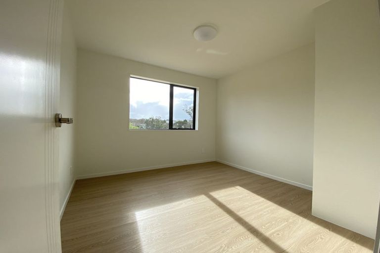 Photo of property in 2c/3 Blanc Road, Silverdale, 0932