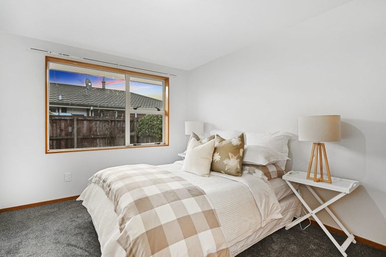 Photo of property in 5 Aberfoyle Place, Parklands, Christchurch, 8083