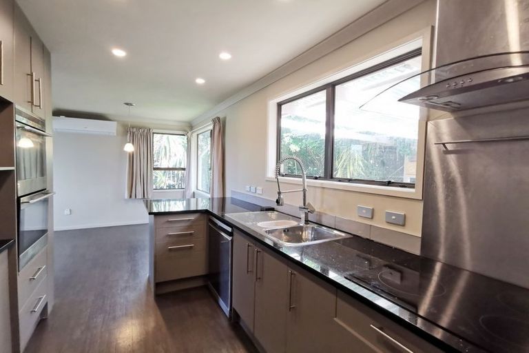 Photo of property in 41 Pisces Road, Glen Eden, Auckland, 0602