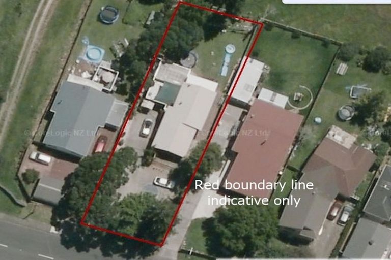 Photo of property in 80 Royal Road, Massey, Auckland, 0614