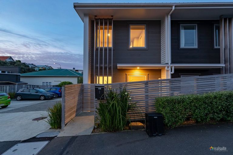 Photo of property in 1/24 Tamar Street, Island Bay, Wellington, 6023