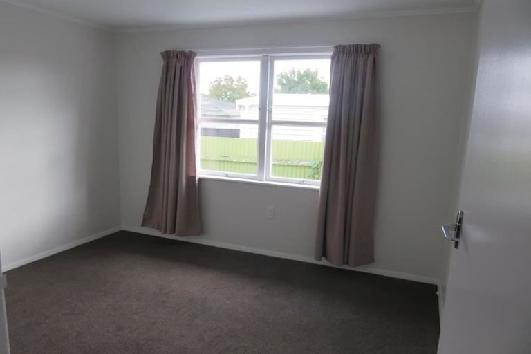 Photo of property in 8b Neeve Place, Taradale, Napier, 4112