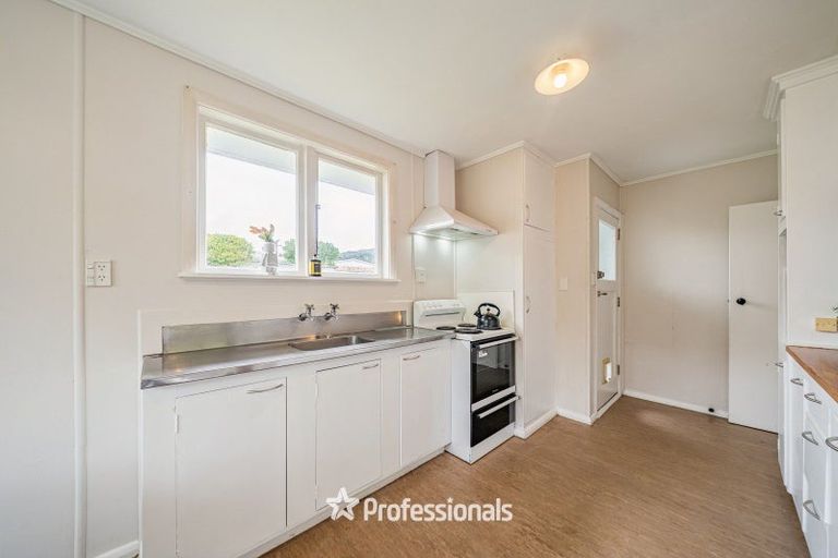 Photo of property in 54 Bird Grove, Stokes Valley, Lower Hutt, 5019