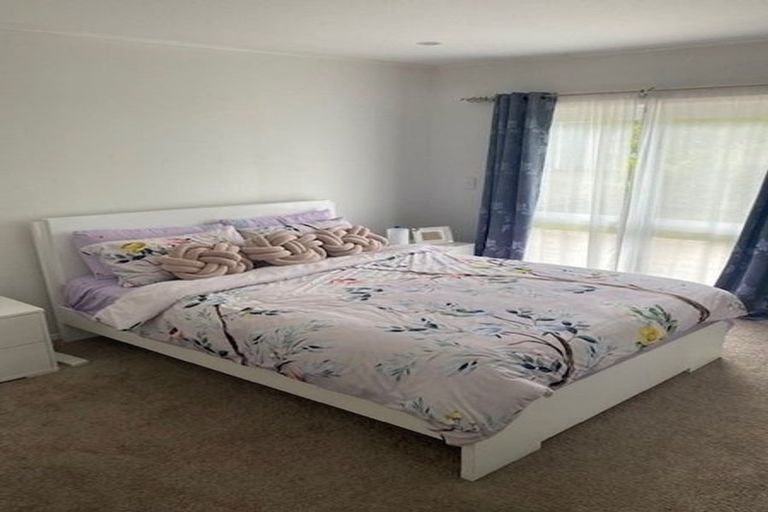 Photo of property in 34 Victory Crescent, Tawa, Wellington, 5028