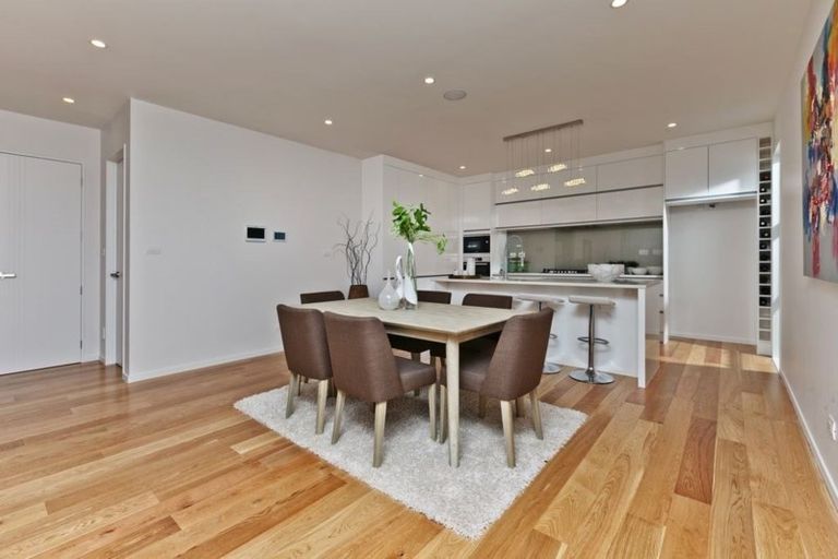 Photo of property in 18 Spyglass Street, Red Beach, 0932