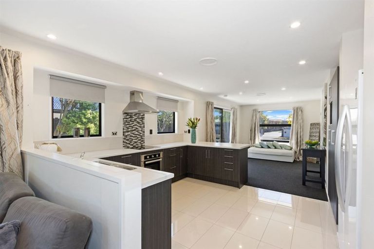 Photo of property in 163 Queenspark Drive, Parklands, Christchurch, 8083