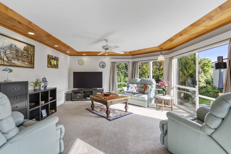 Photo of property in 6 Lillian Place, Orewa, 0931