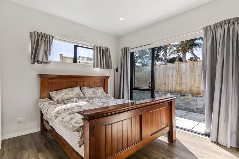 Photo of property in 32a Tupaki Place, Pakuranga Heights, Auckland, 2010