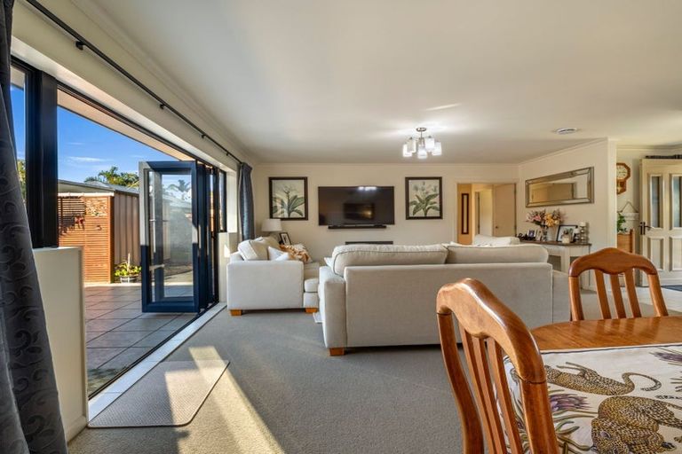 Photo of property in 6 Golden Courie Close, Papamoa Beach, Papamoa, 3118