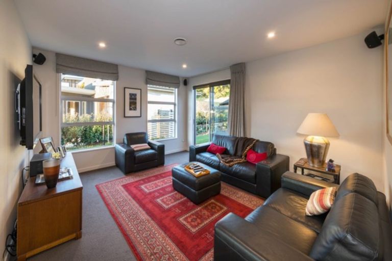 Photo of property in 16 Edgewood Place, Wanaka, 9305