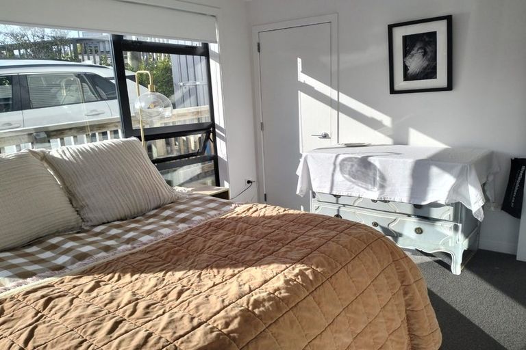 Photo of property in 4 William Earp Place, Tawa, Wellington, 5028