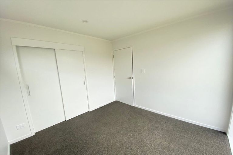 Photo of property in 1 Kaneke Place, Glen Eden, Auckland, 0602