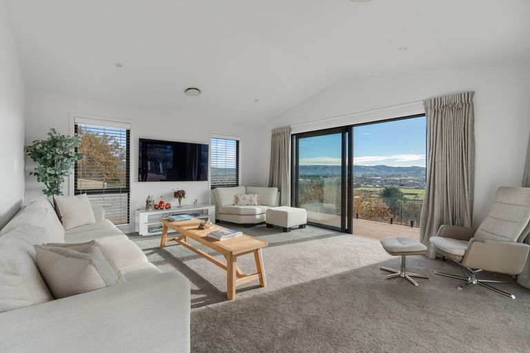 Photo of property in 15 Pomerania Way, Mosgiel, 9024