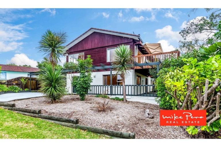 Photo of property in 7 Pokapu Street, Titirangi, Auckland, 0600