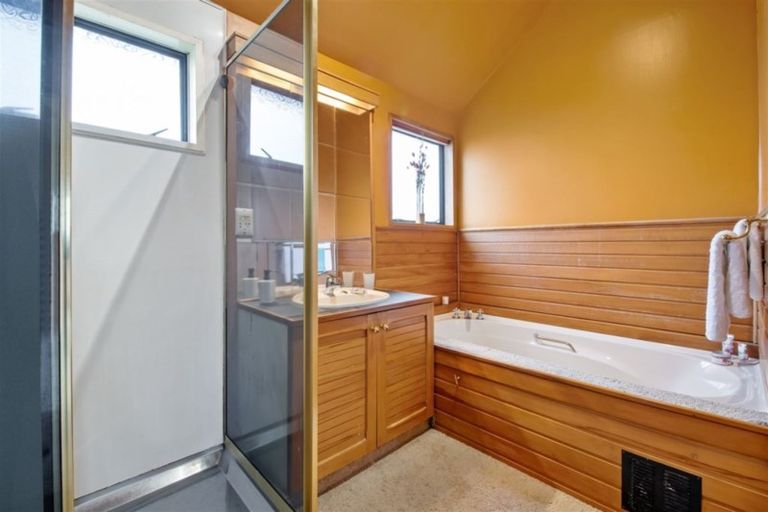 Photo of property in 32 Connemara Drive, Northwood, Christchurch, 8051