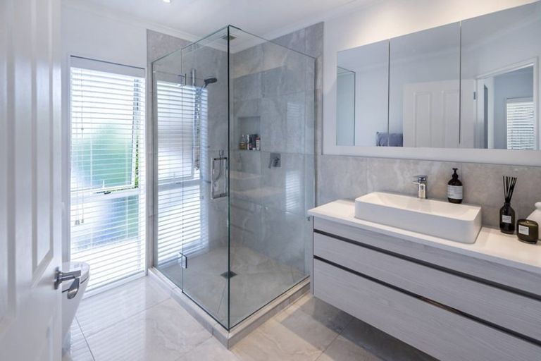 Photo of property in 148 John Brooke Crescent, East Tamaki Heights, Auckland, 2016