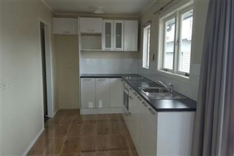 Photo of property in 9 Norval Road, Henderson, Auckland, 0610