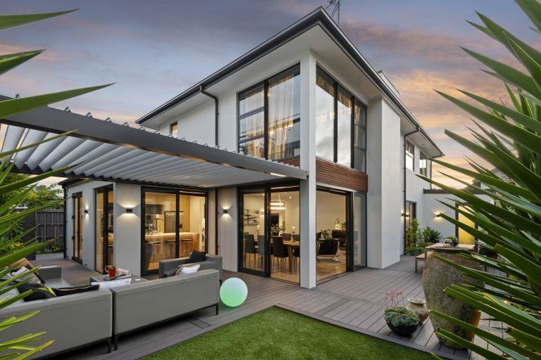 Photo of property in 51 Innes Road, St Albans, Christchurch, 8052