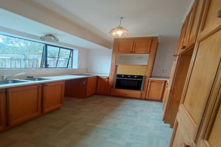 Photo of property in 74 Godley Road, Green Bay, Auckland, 0604