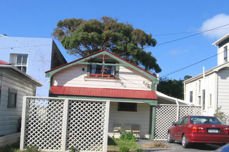 Photo of property in 11 Myrtle Crescent, Mount Cook, Wellington, 6021